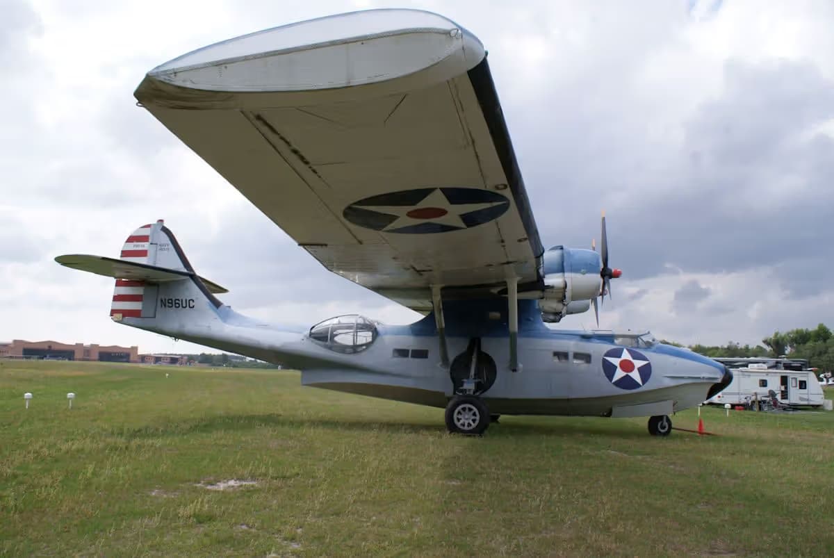 N96UC — Twin-engine aircraft