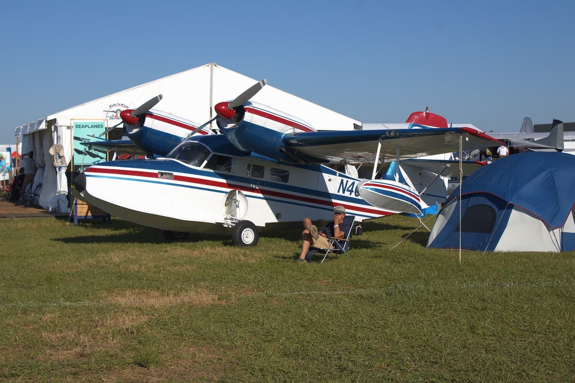 N403E — Twin-engine aircraft
