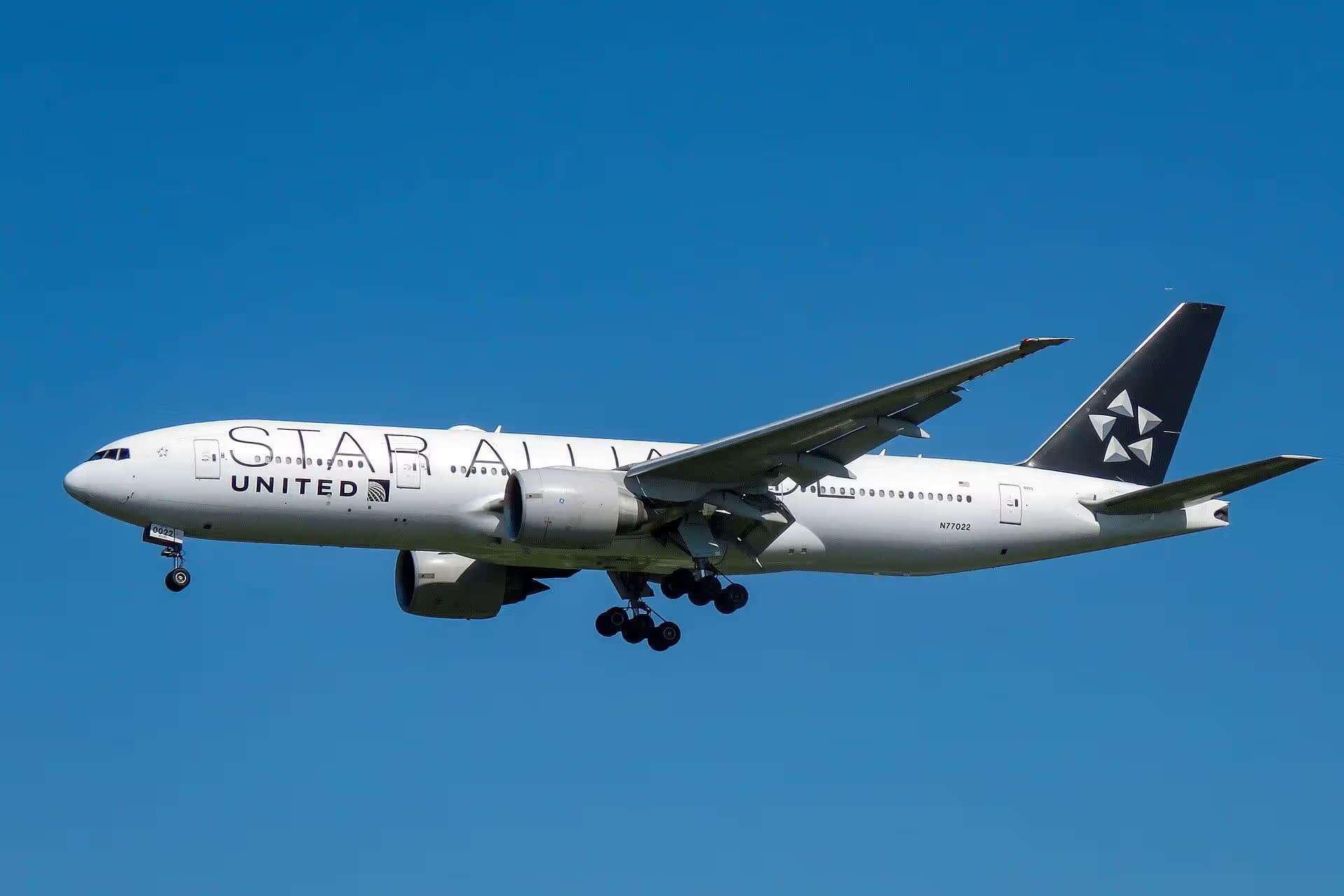 N77022 — Boeing