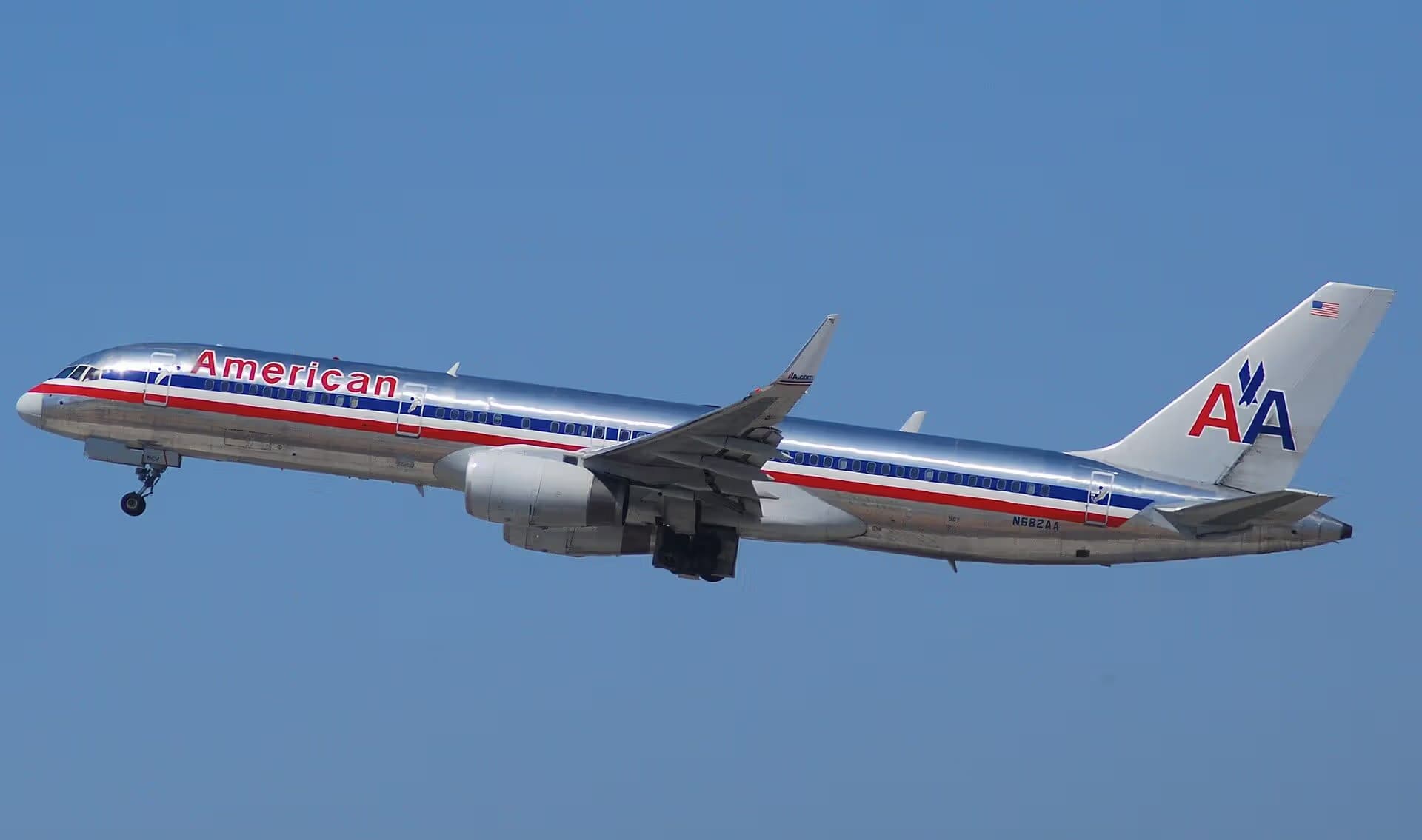 N682AA — Boeing
