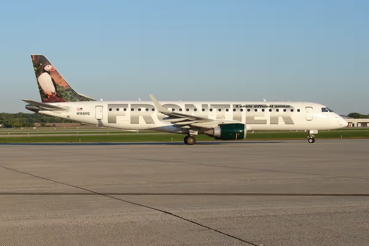 N166HQ — Twin-engine aircraft