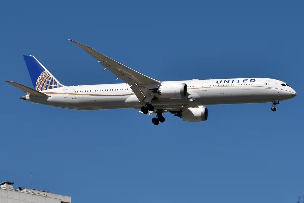 N12004 — Boeing