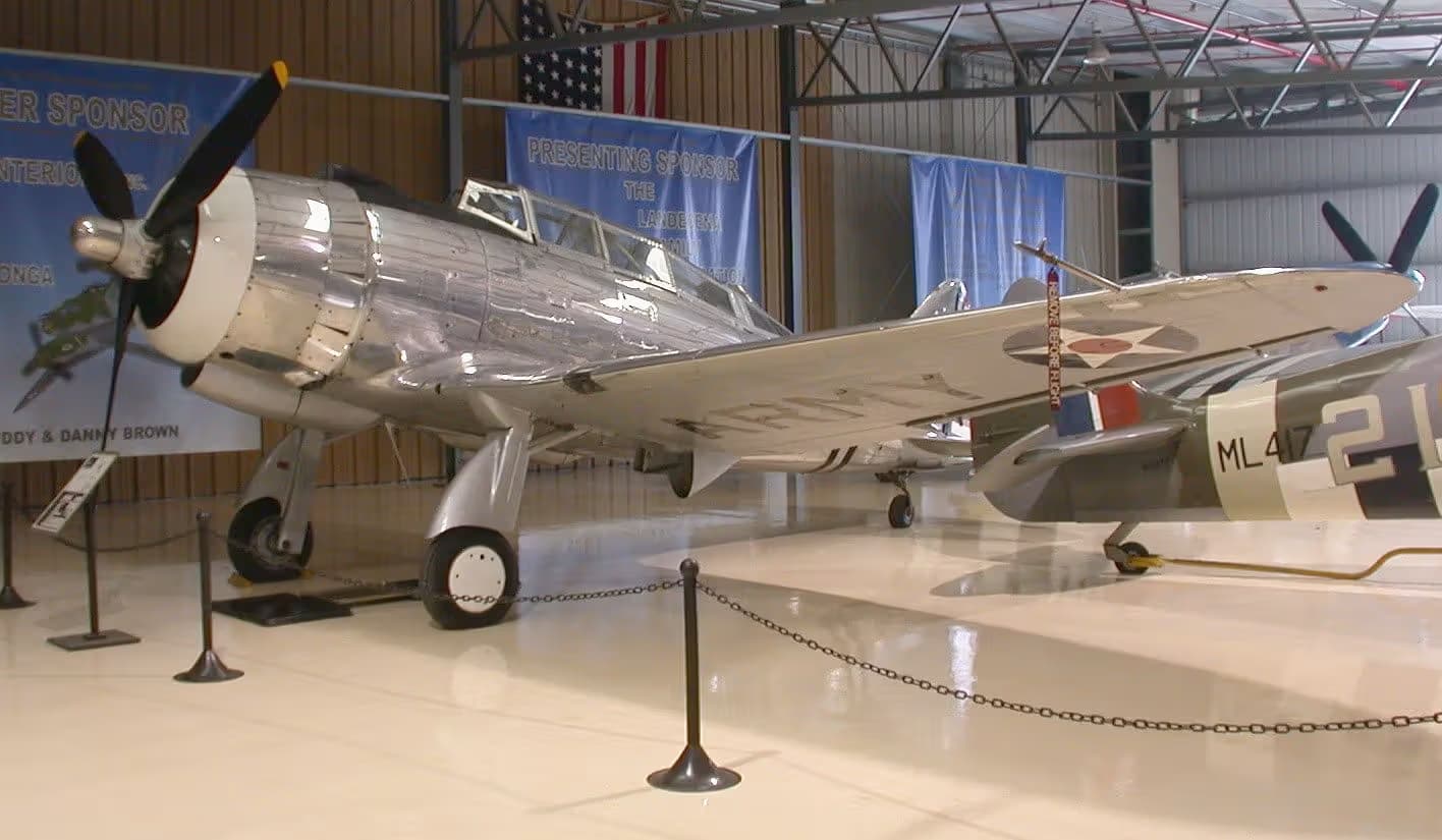 Unidentified — Single-engine aircraft