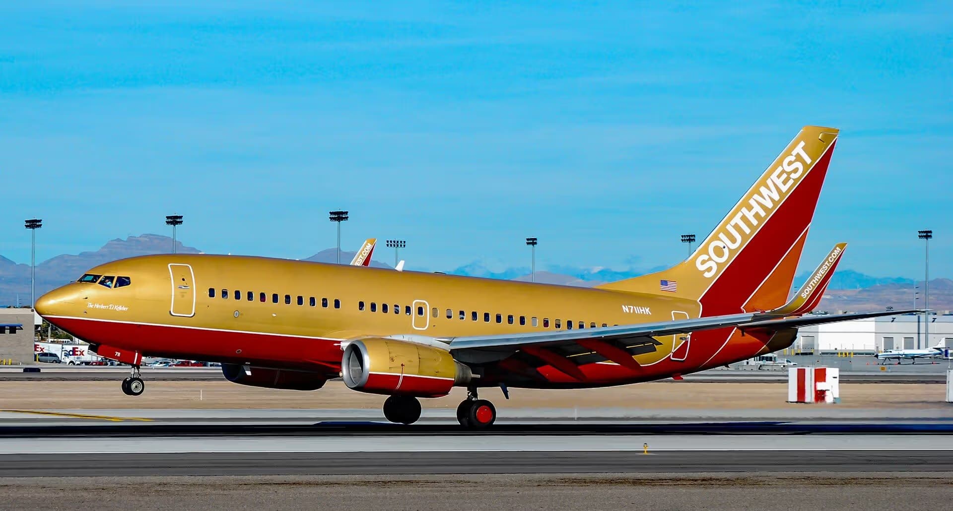 N711HK — Twin-engine aircraft