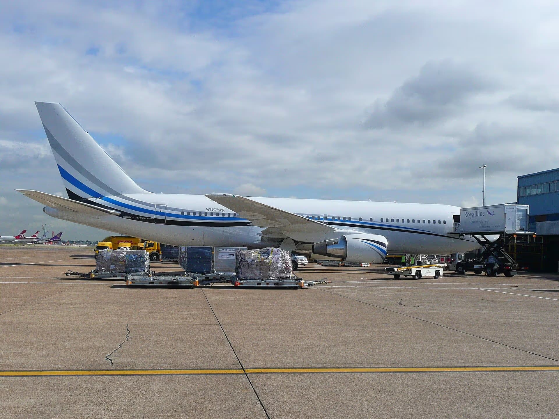 N767MW — Boeing