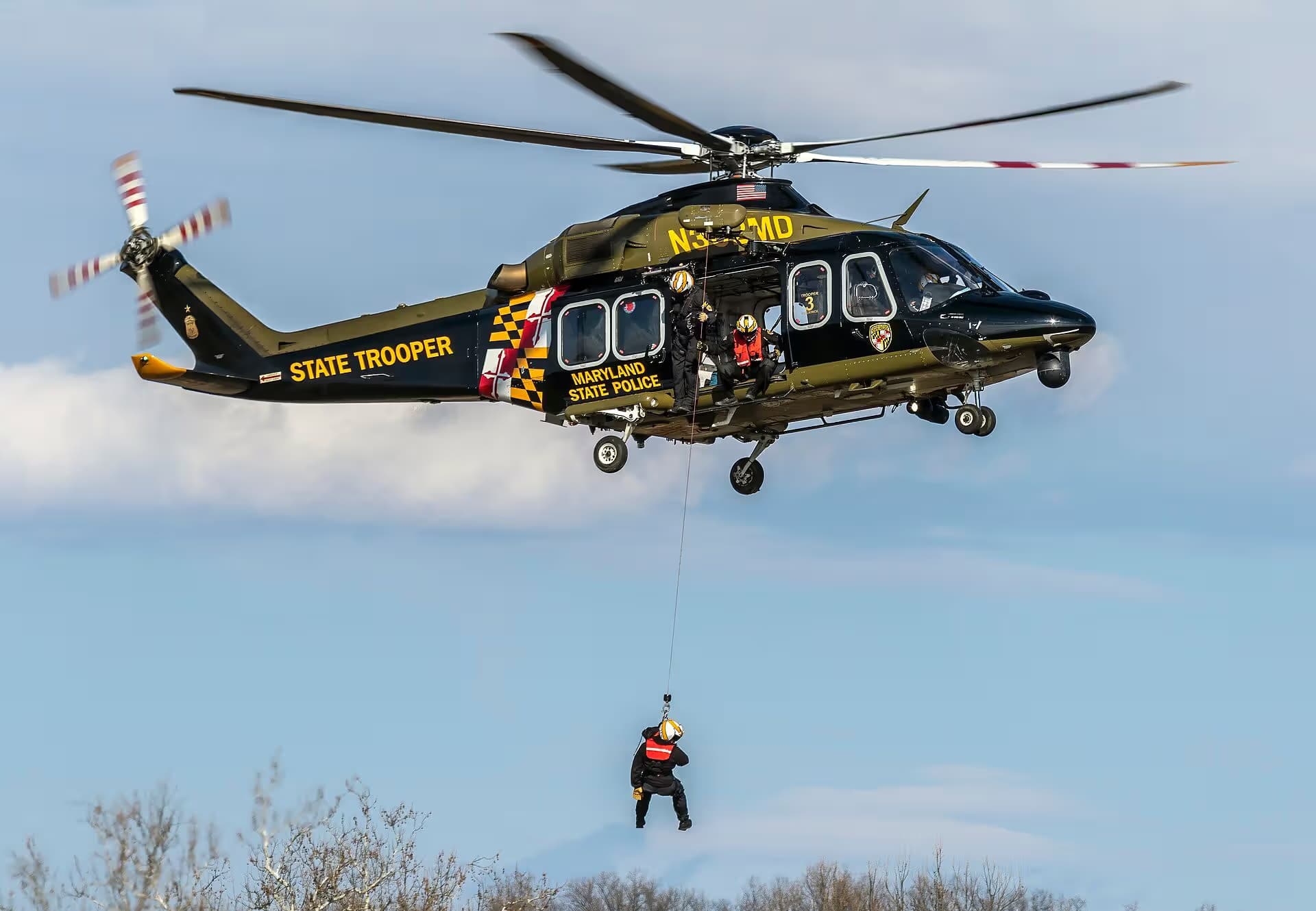 N382MD — Helicopter