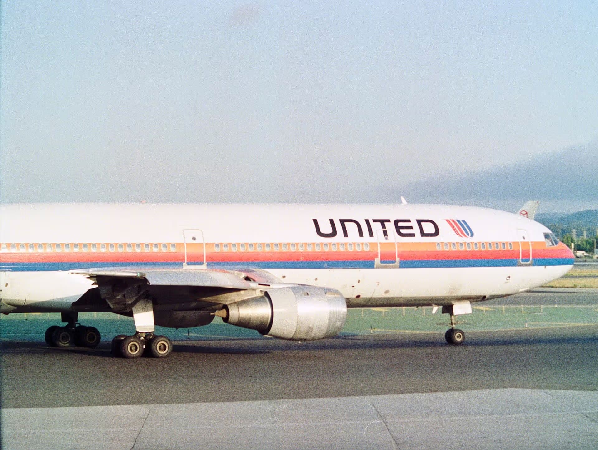 N1807U — Aircraft
