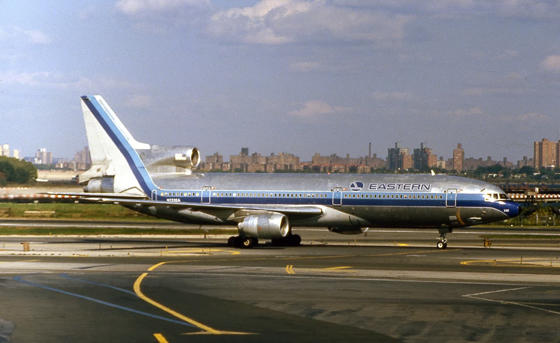 N332EA — Aircraft