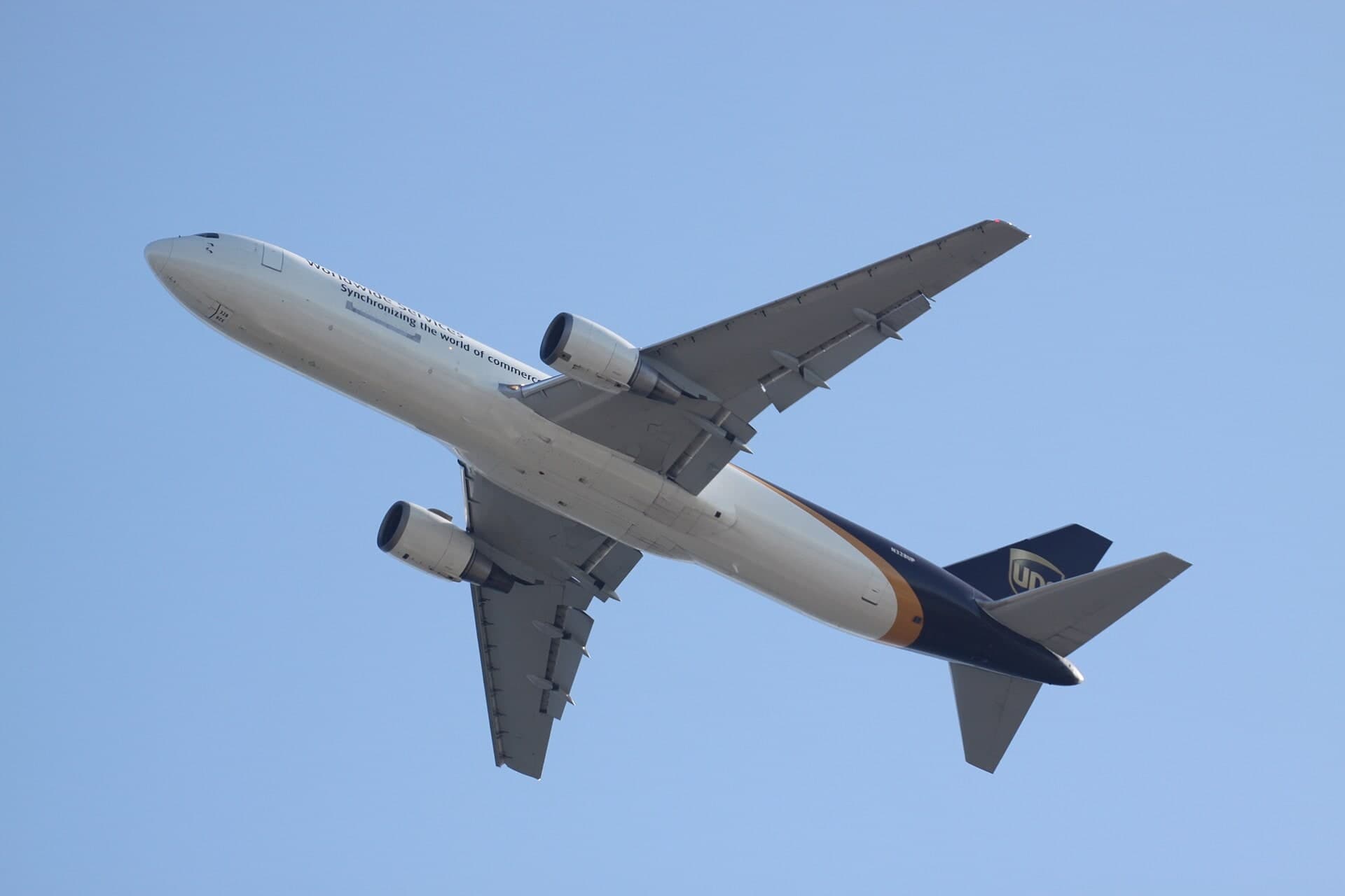 N328UP — Boeing