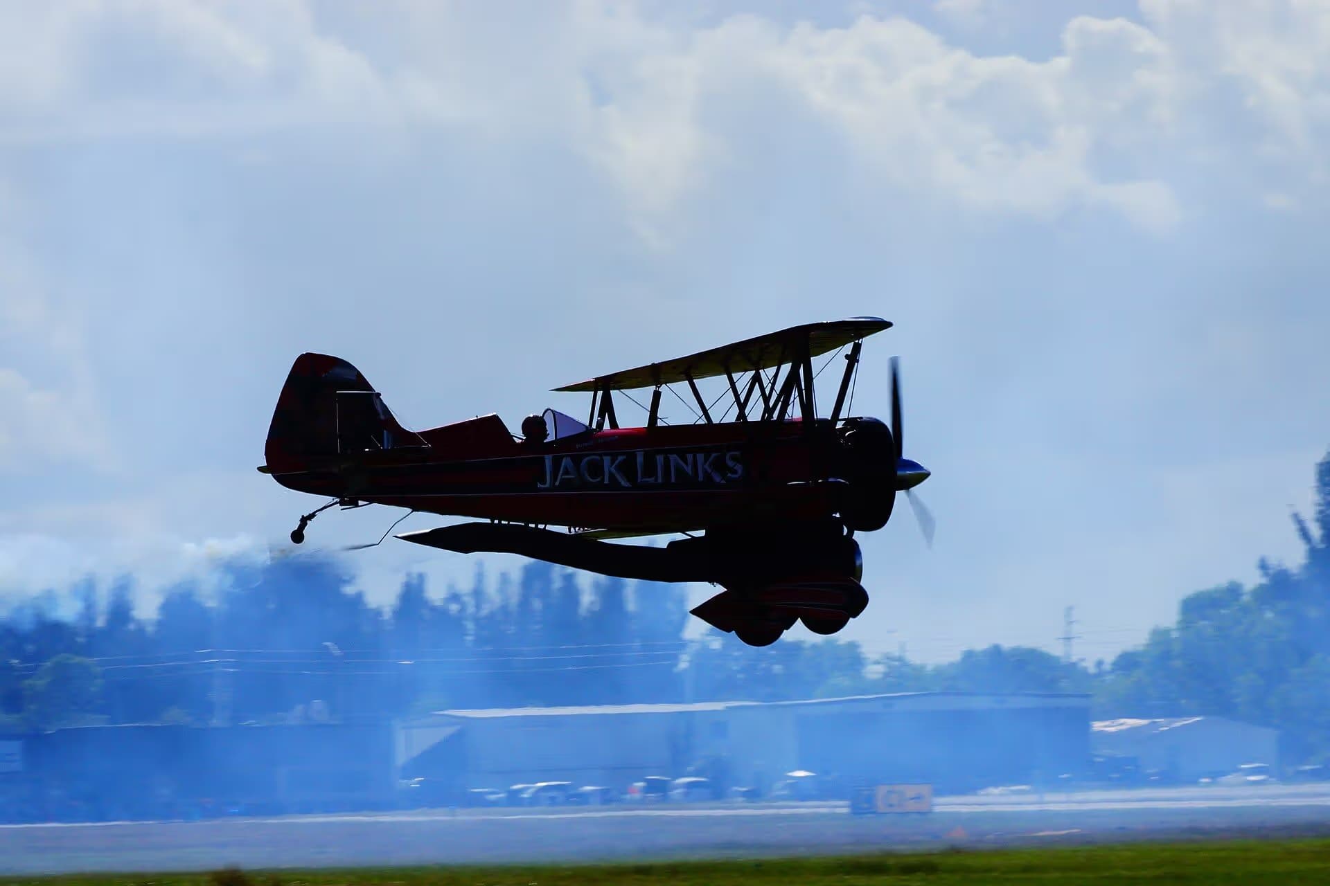 Unidentified — Single-engine aircraft