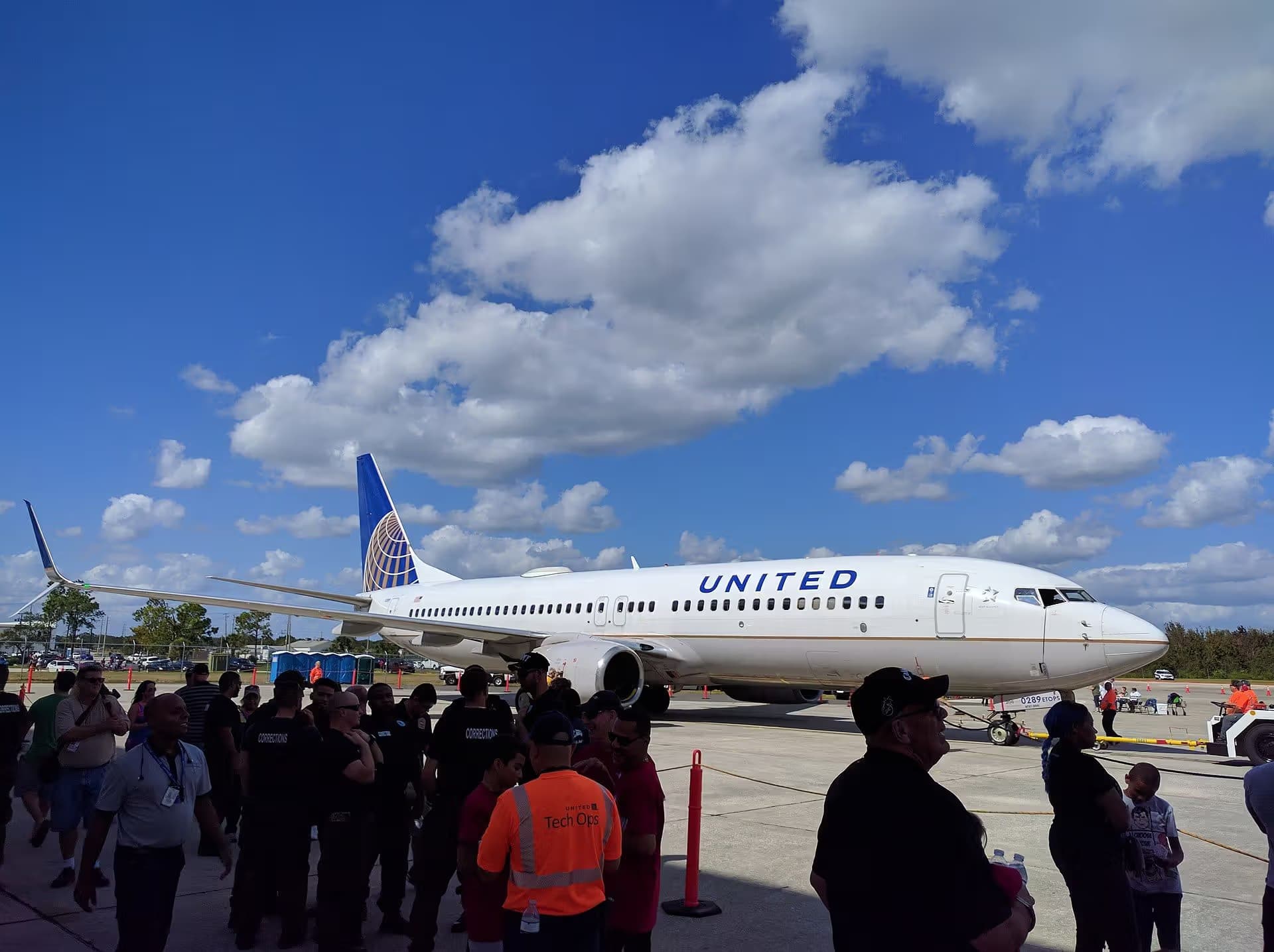 N33289 — Boeing