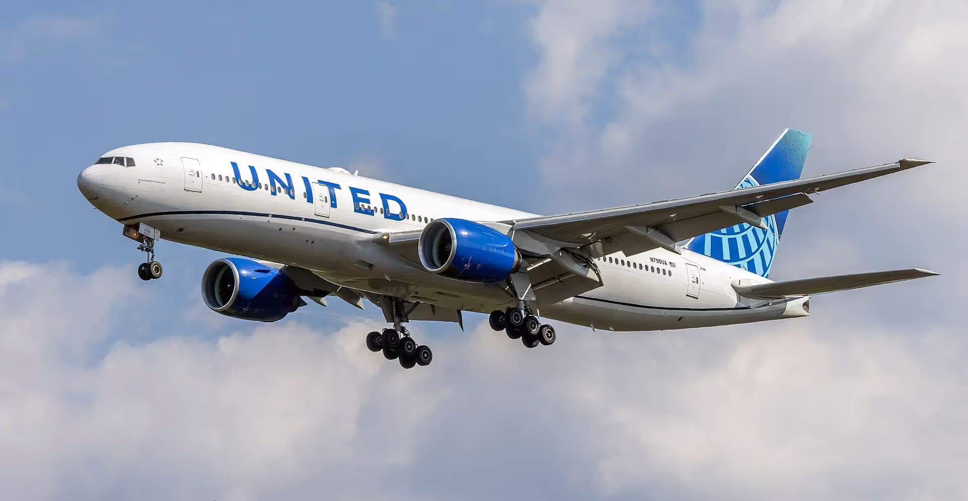 N795UA — Boeing