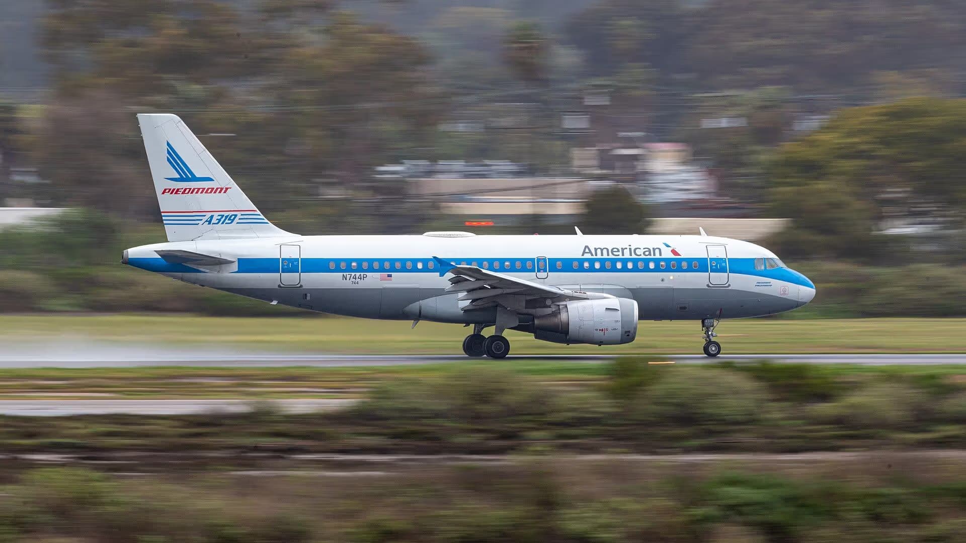 N744P — Twin-engine aircraft