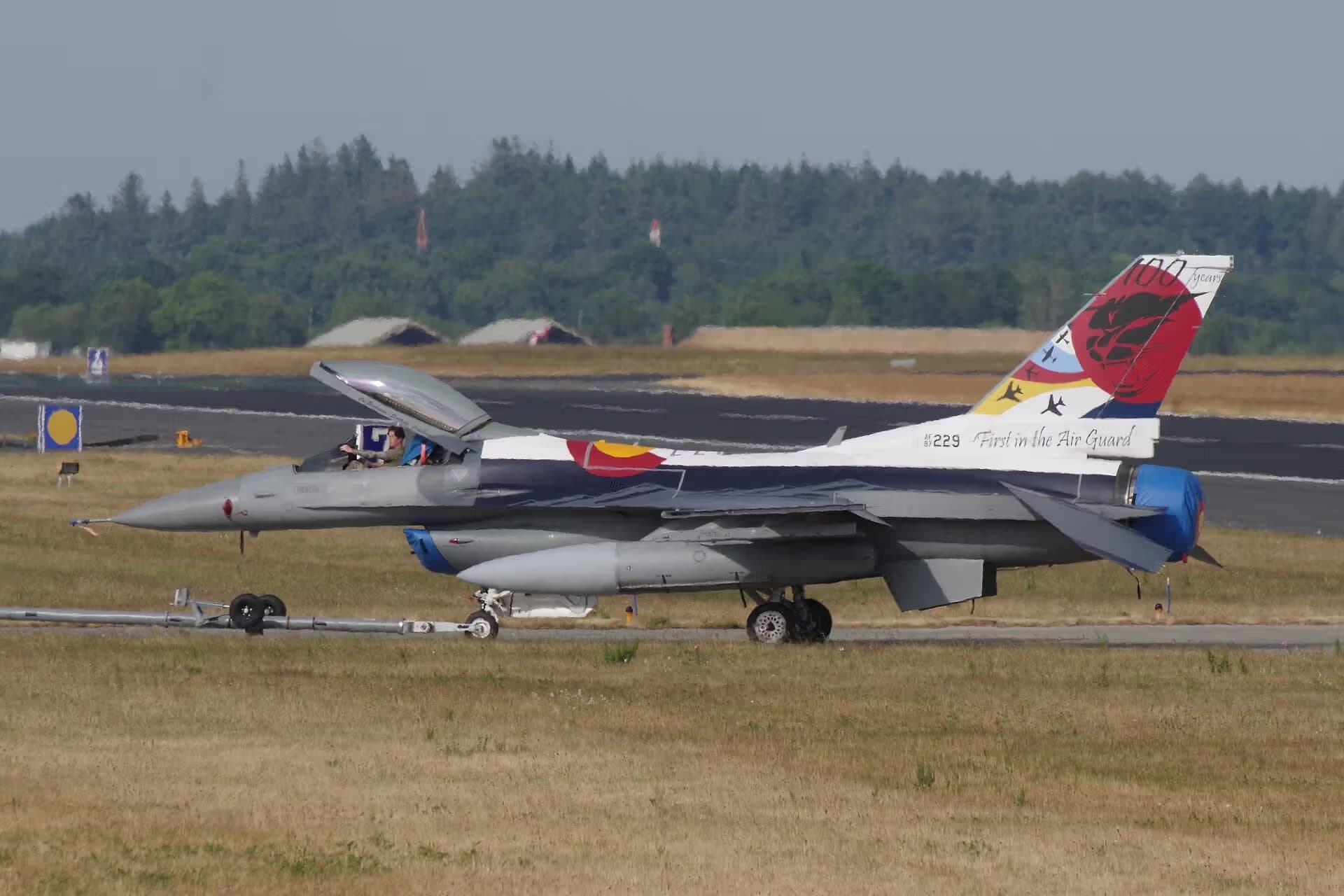 Unidentified — Single-engine aircraft