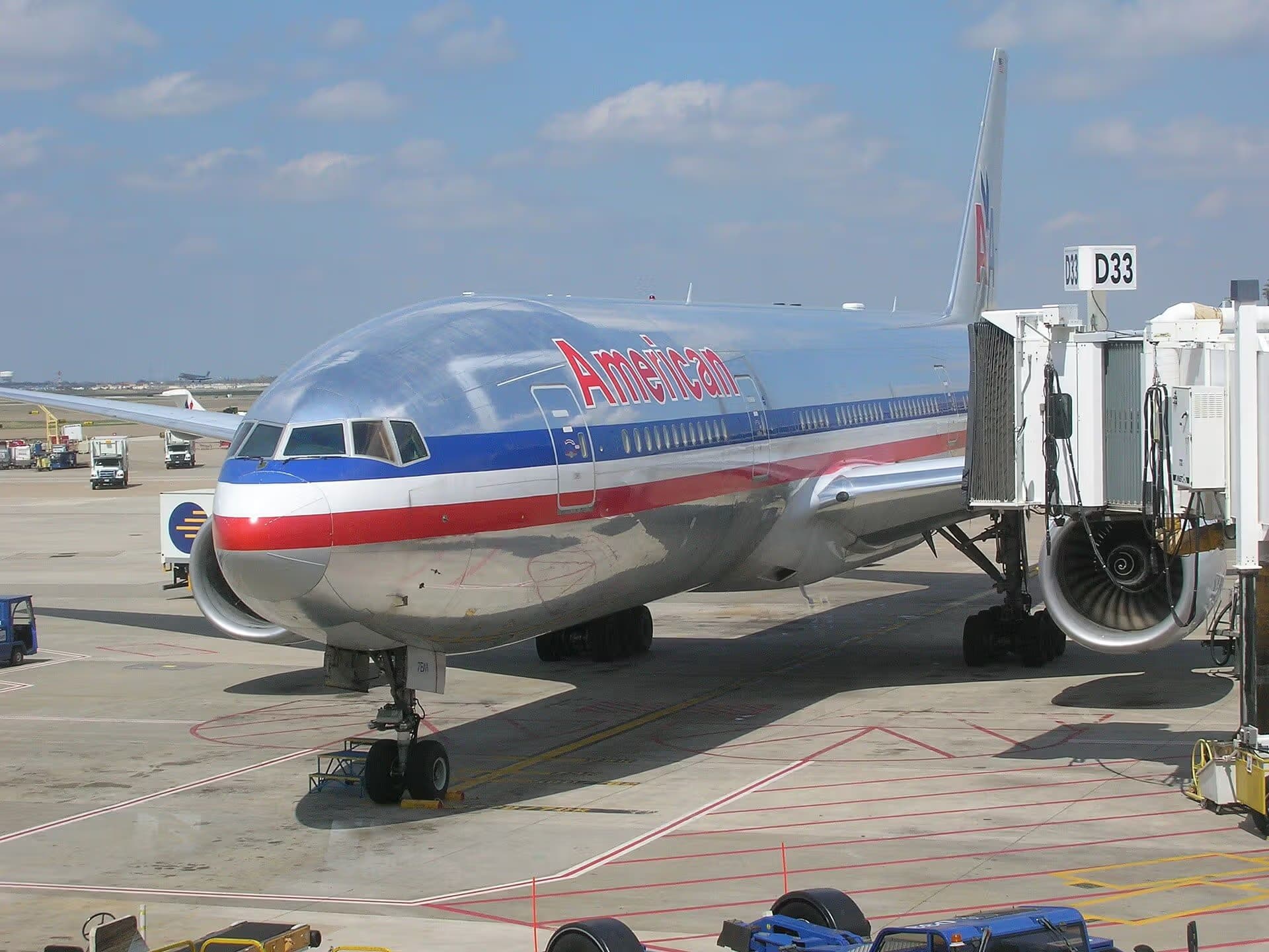N753AN — Twin-engine aircraft