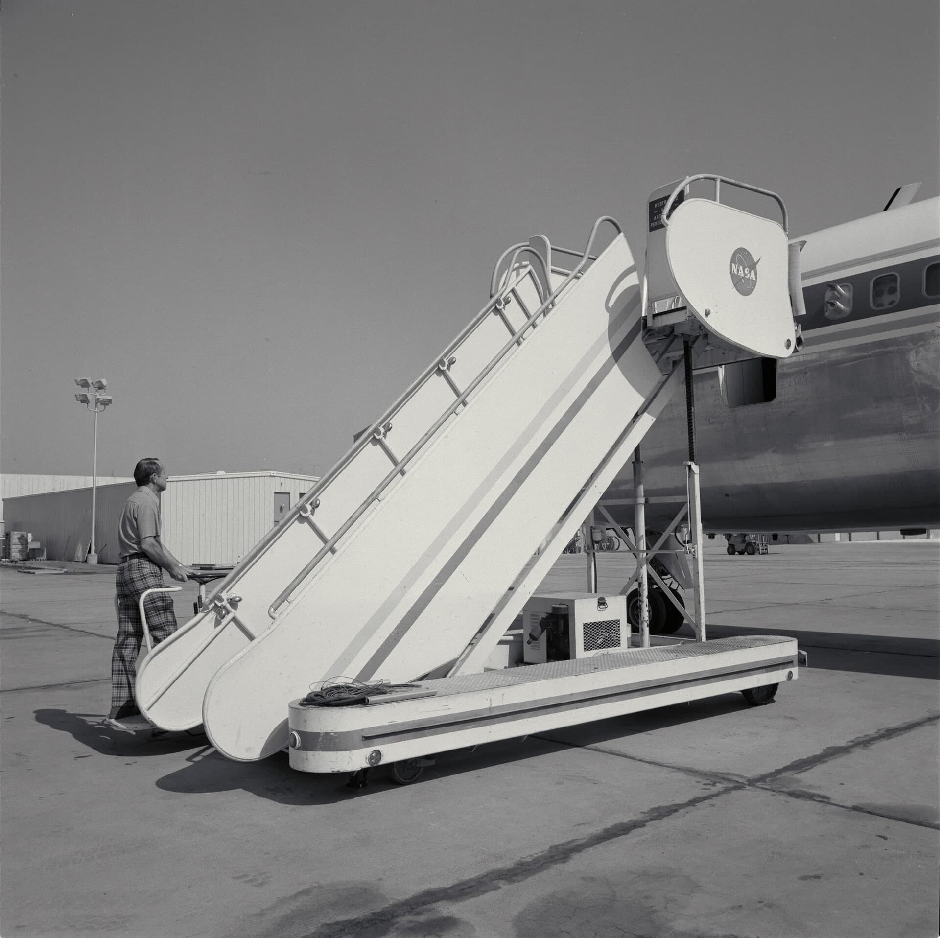 N712NA — Aircraft