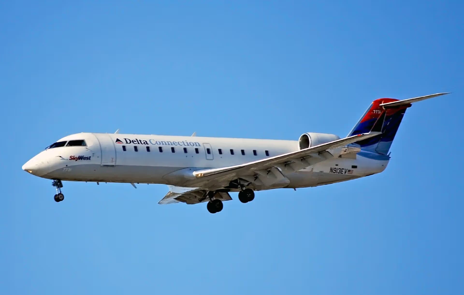 N913EV — Bombardier