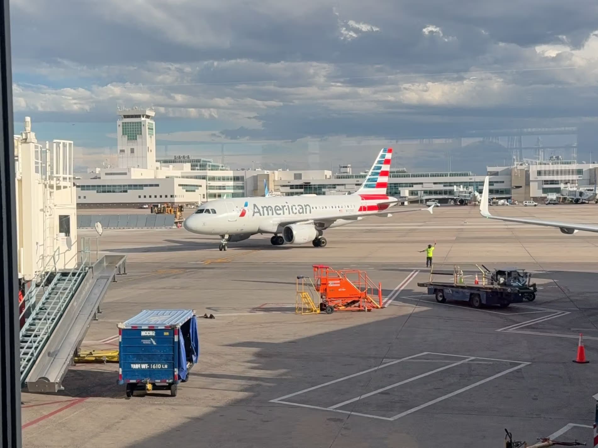 N177XF — 2006 Airbus A319-112 at Denver International Airport