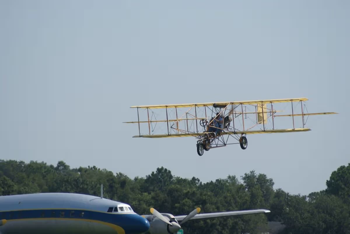 Unidentified — Aircraft