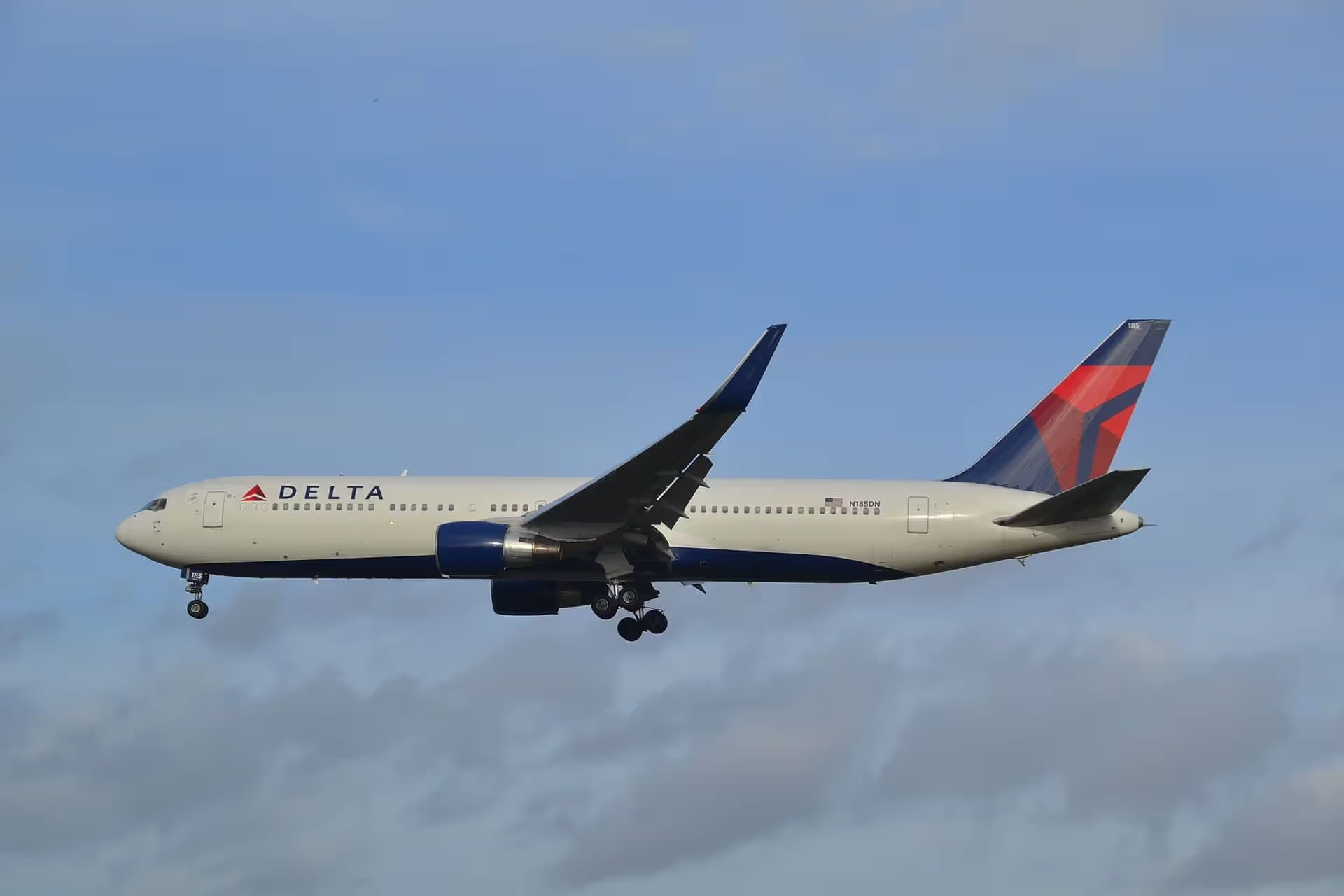 N185DN — Boeing