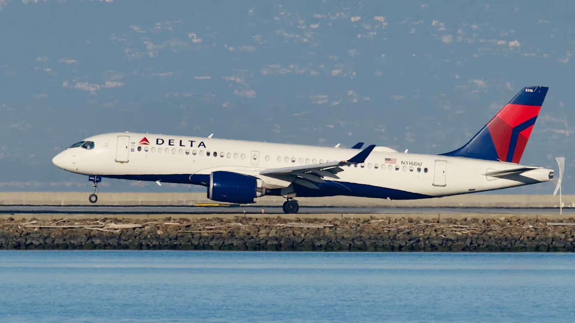 N316DU — Airbus
