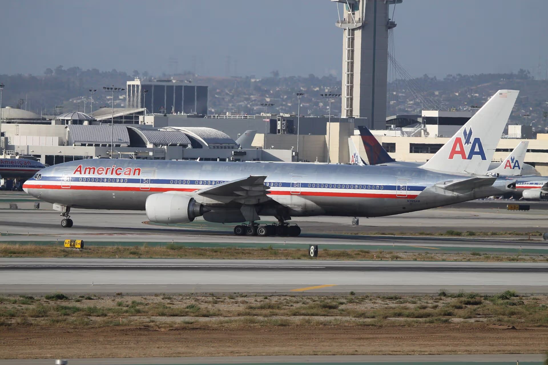 N765AN — Twin-engine aircraft