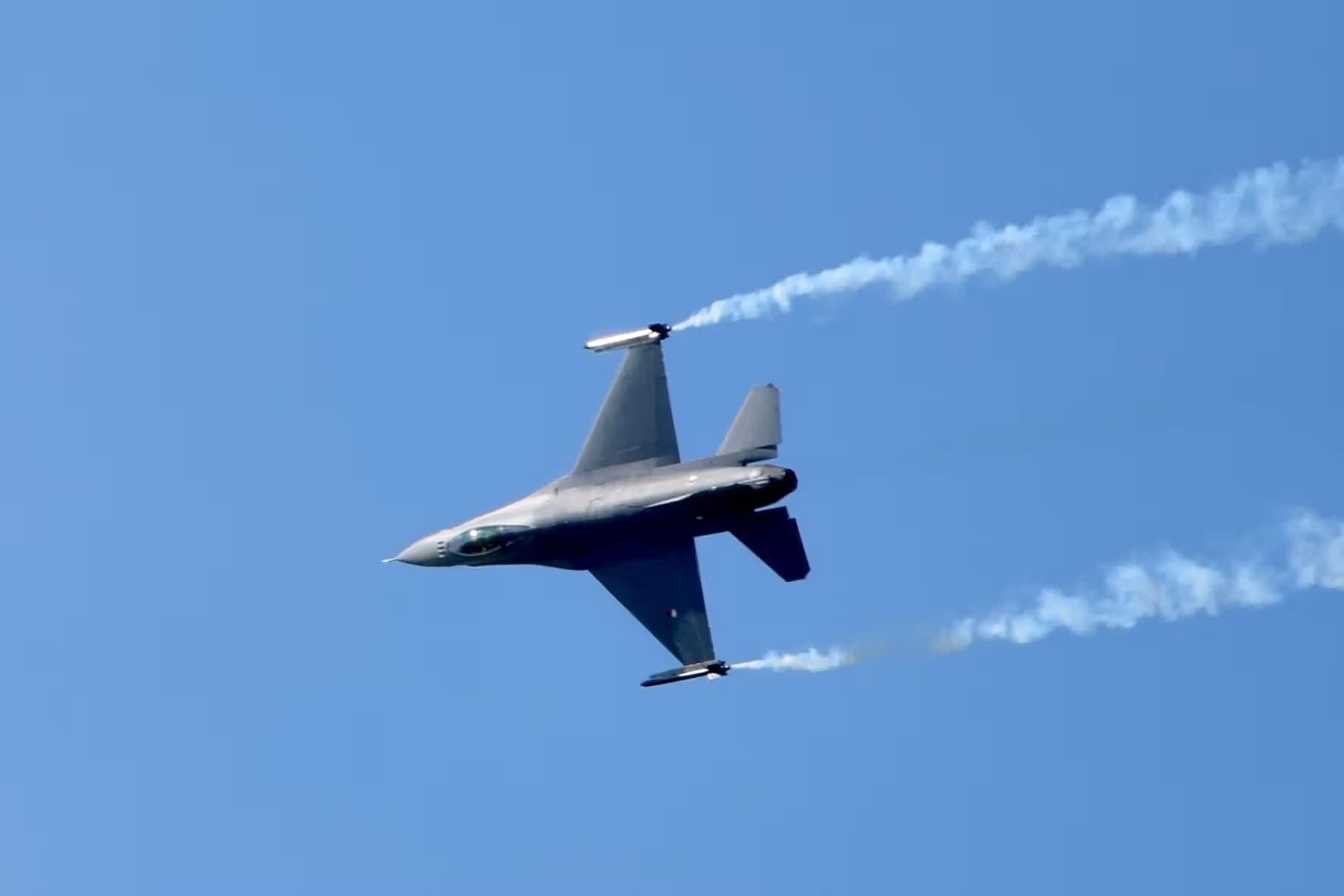 Unidentified — Single-engine aircraft