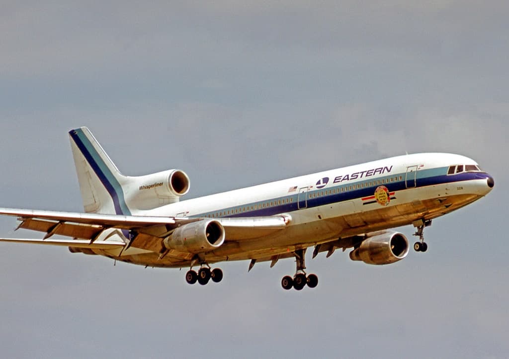 N328EA — Lockheed
