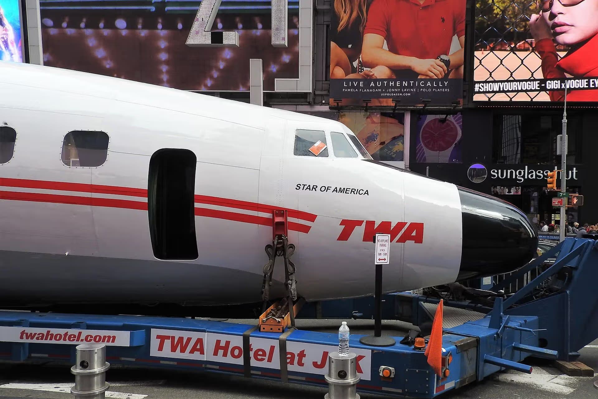 N8083H — Aircraft