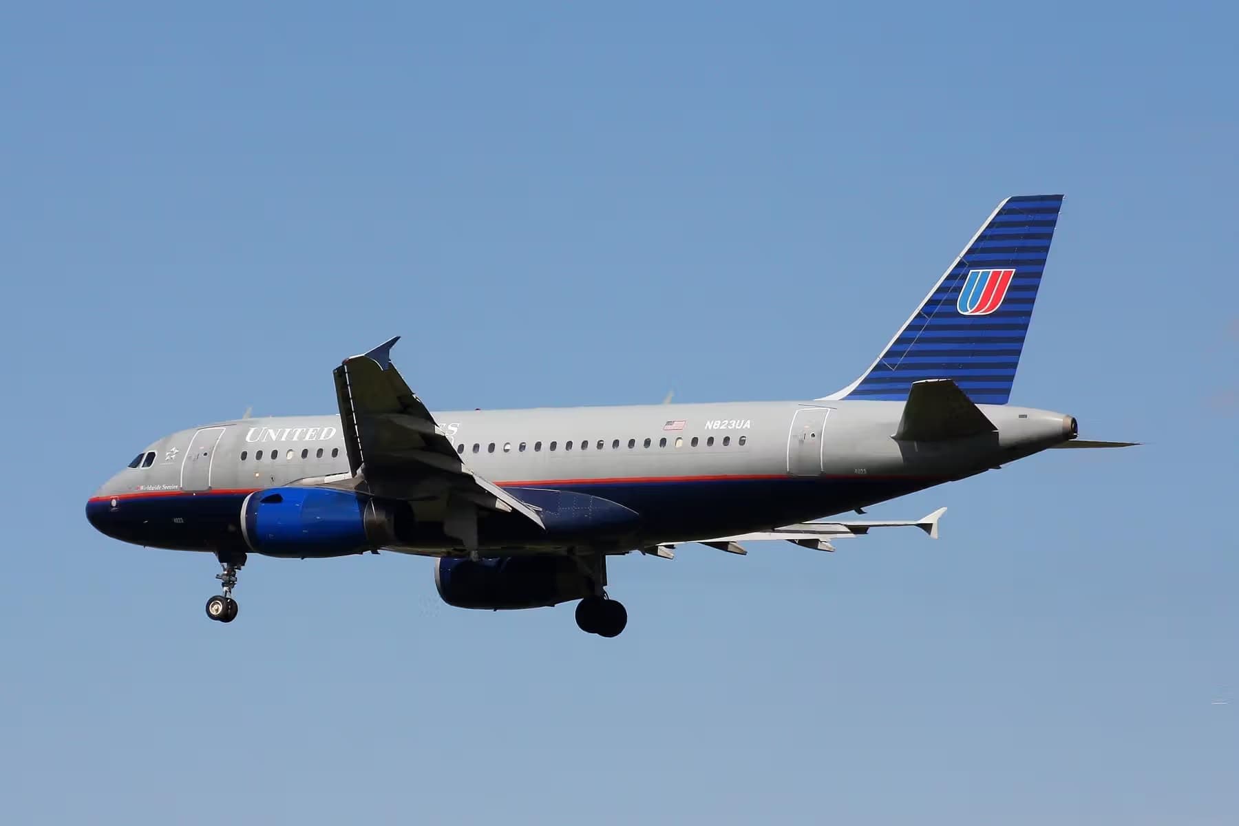 N823UA — Airbus