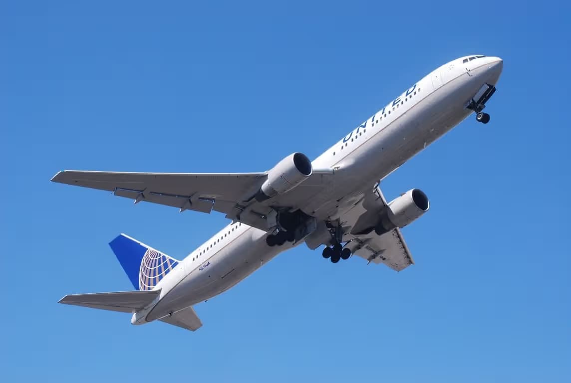 N656UA — Boeing