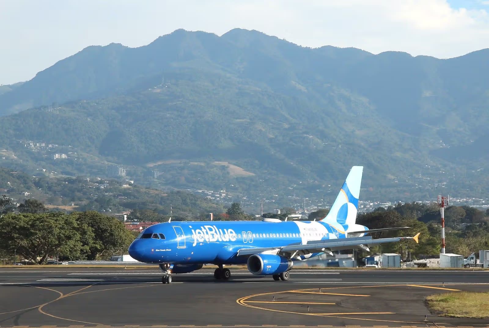 N566JB — Airbus