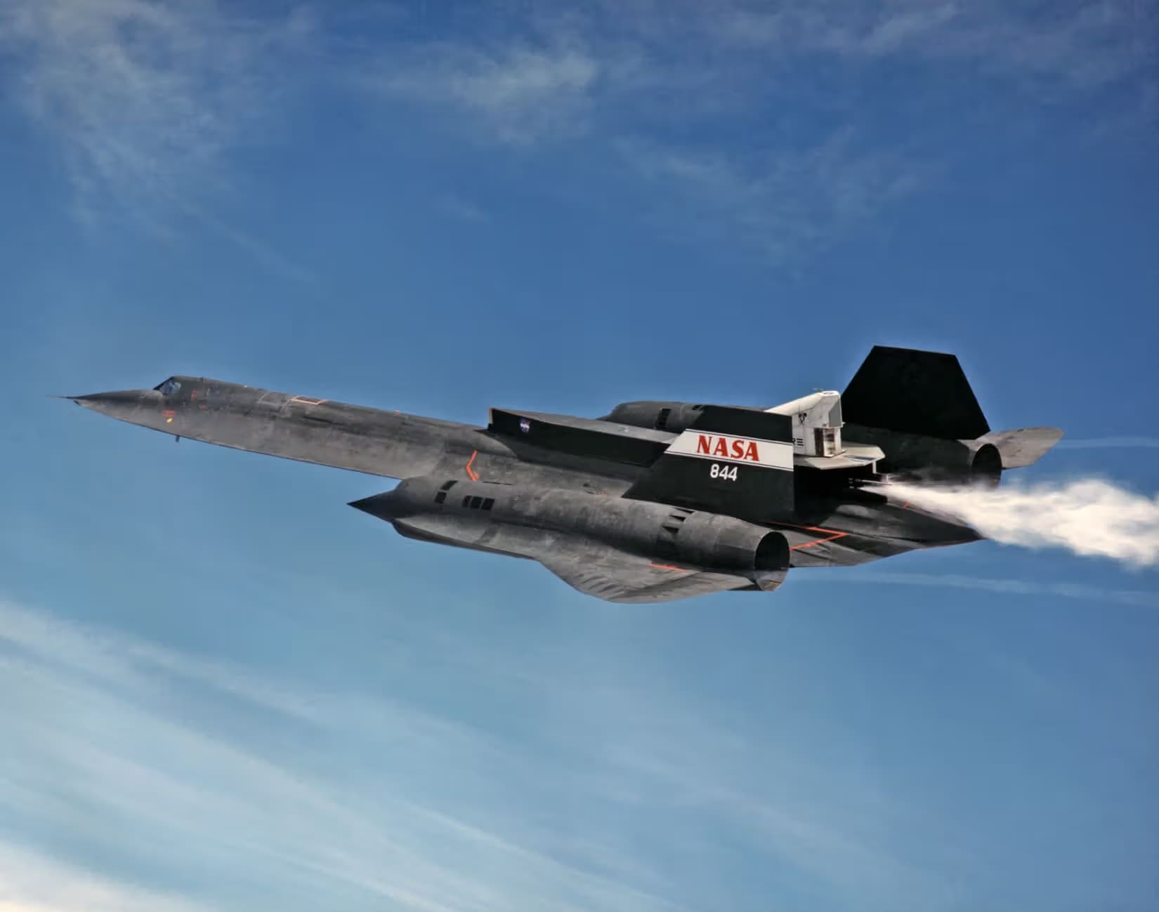 Unidentified — Twin-engine aircraft