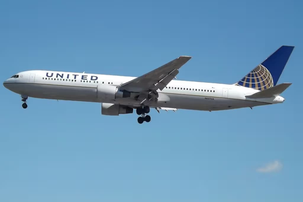 N657UA — Boeing