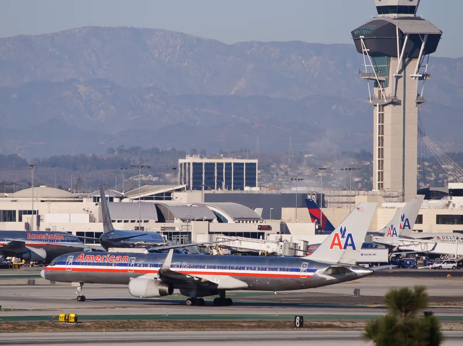 N194AA — Boeing