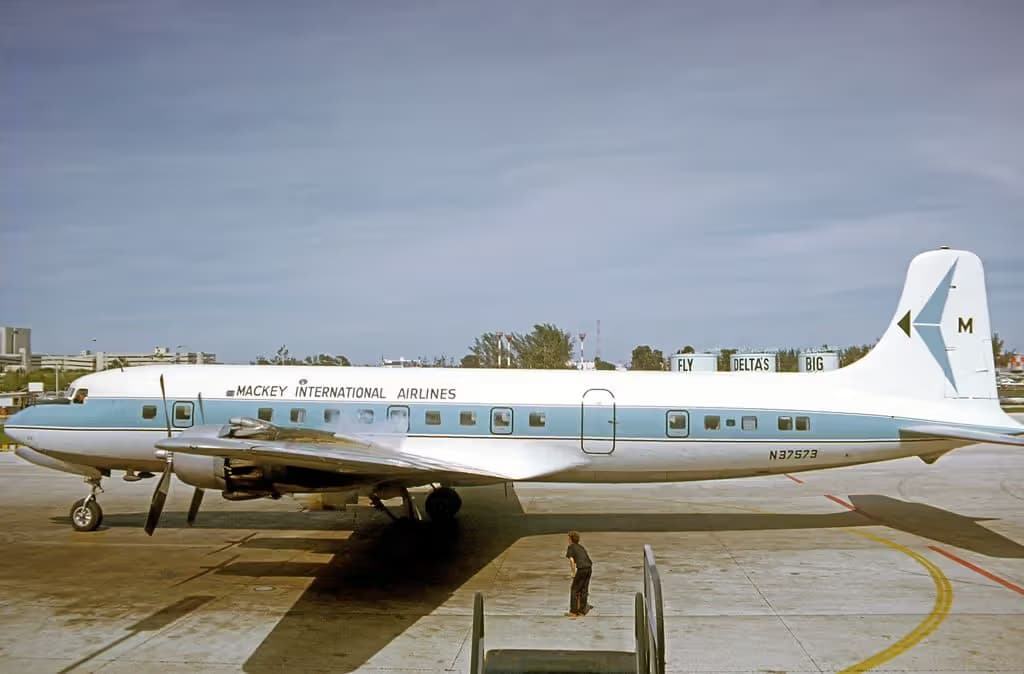 N37573 — Aircraft