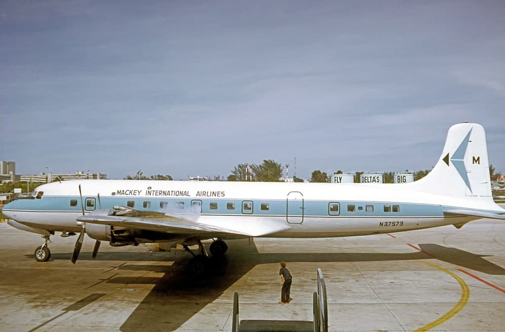 N37573 — Aircraft