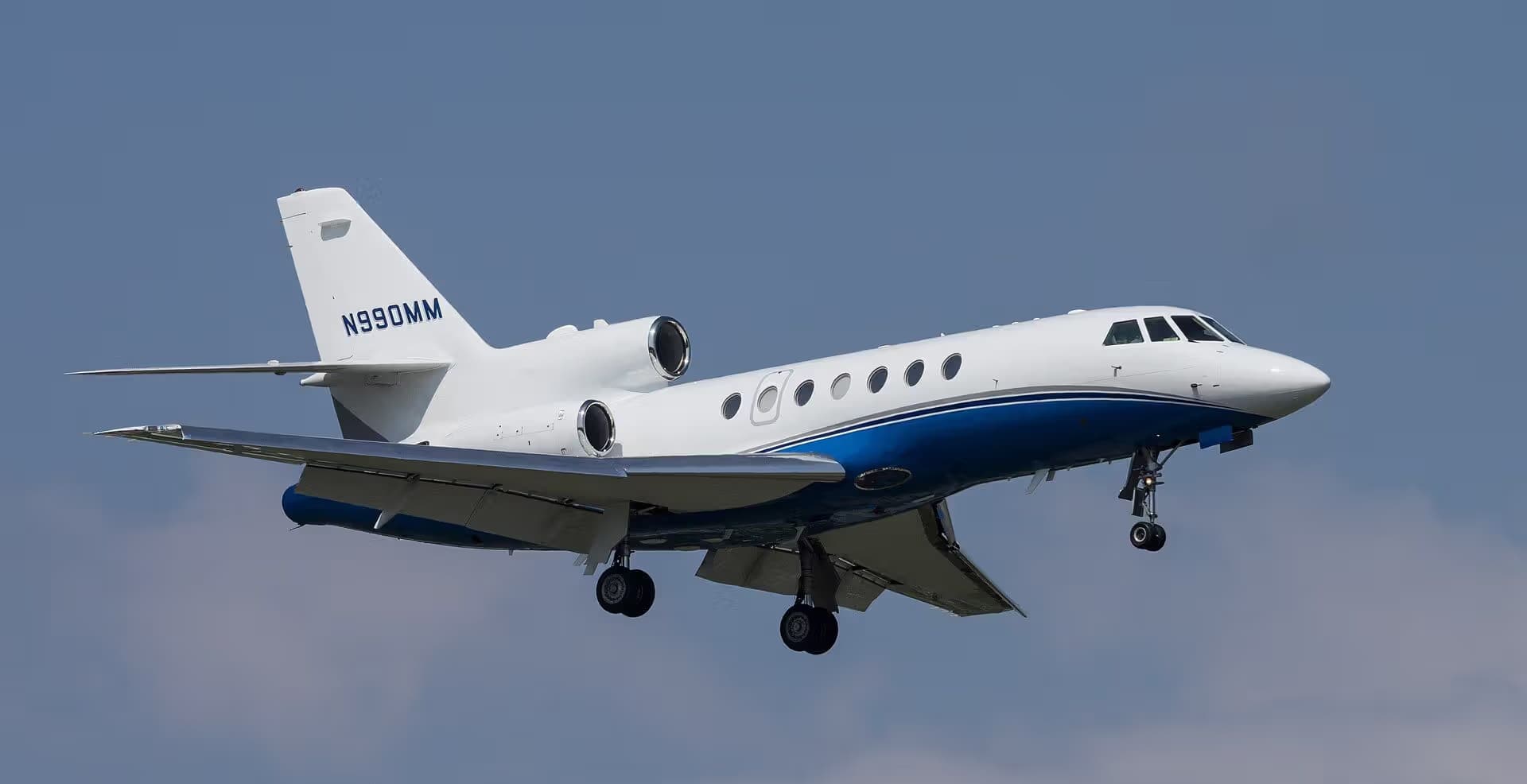 N990MM — Business jet