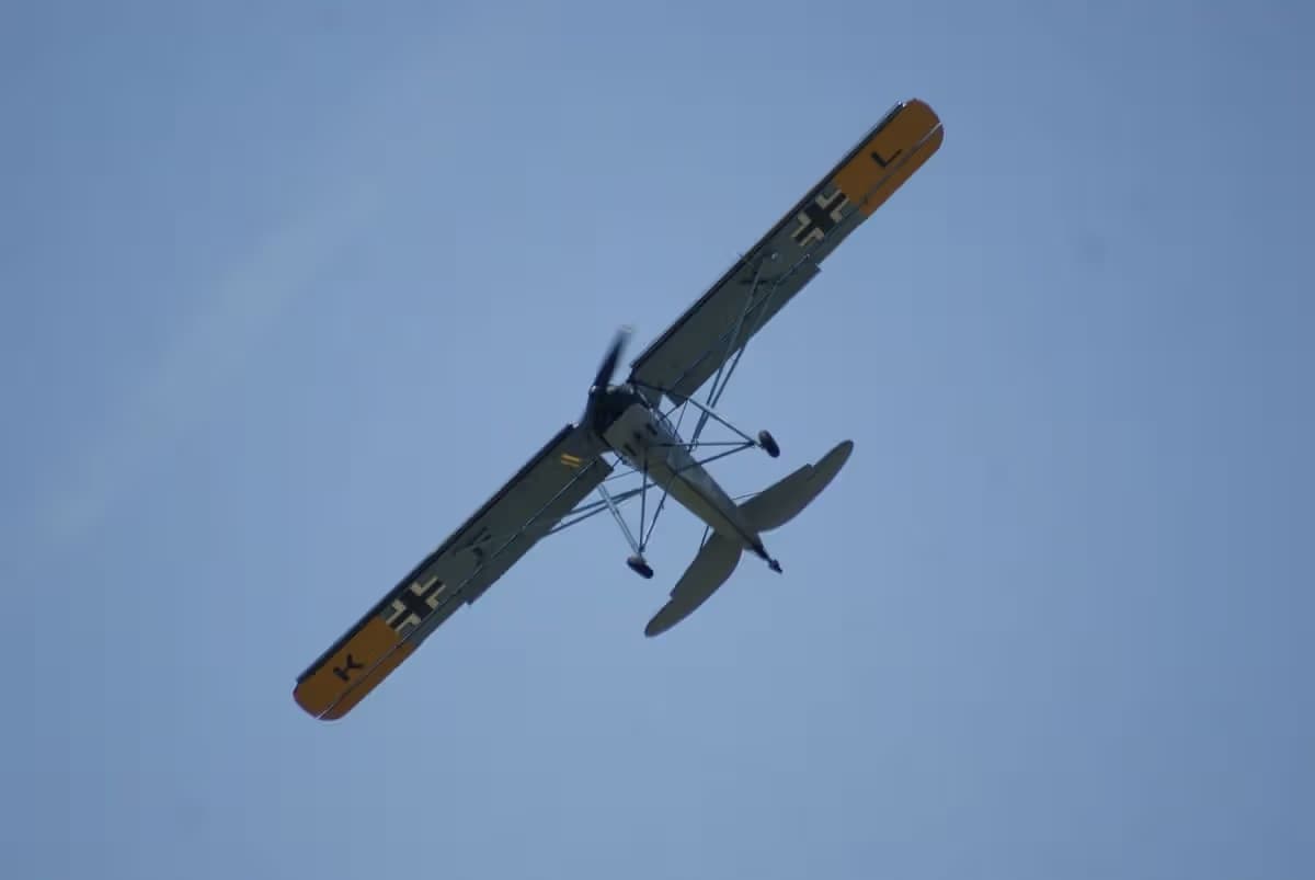 Unidentified — Warbird