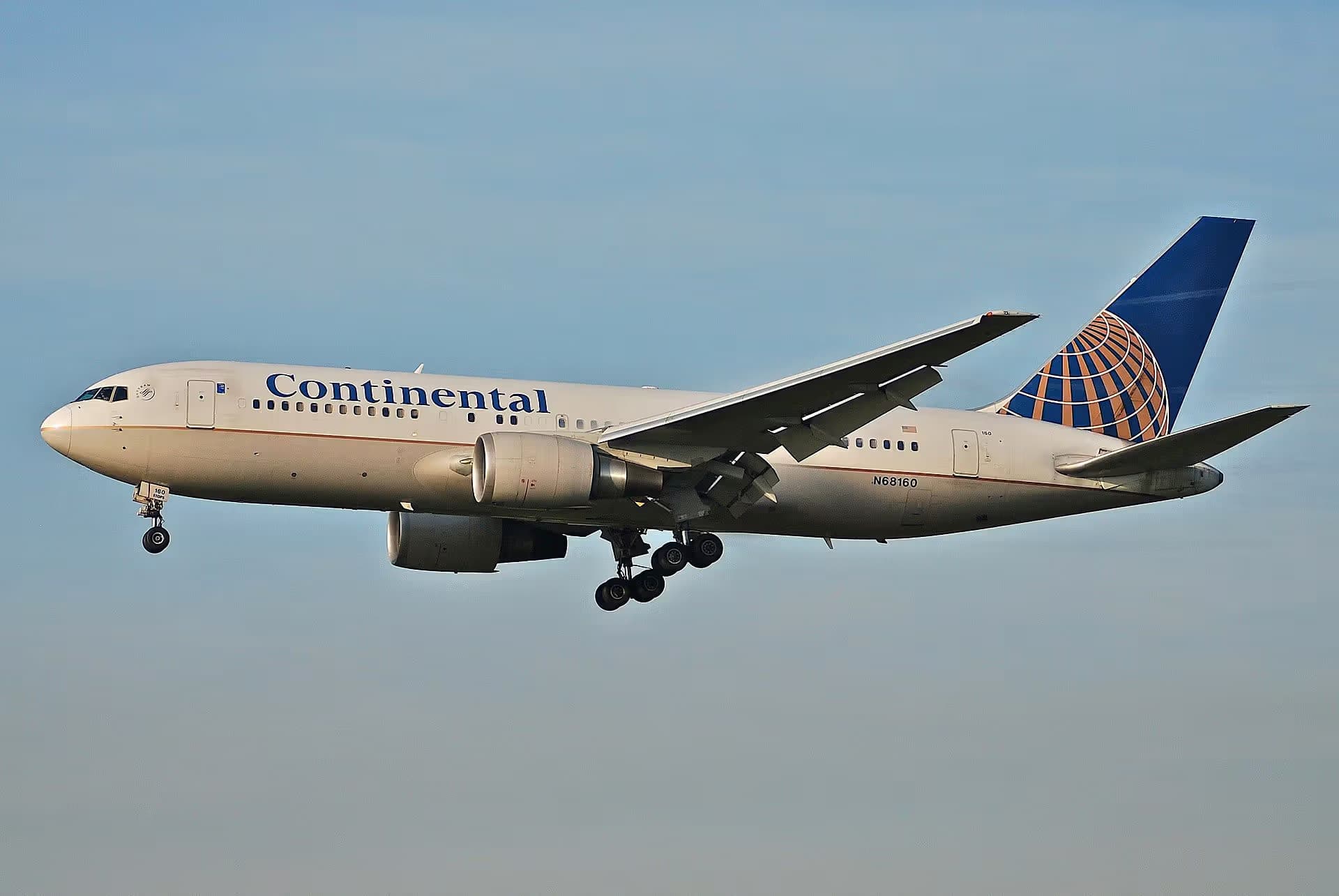 N68160 — Twin-engine aircraft