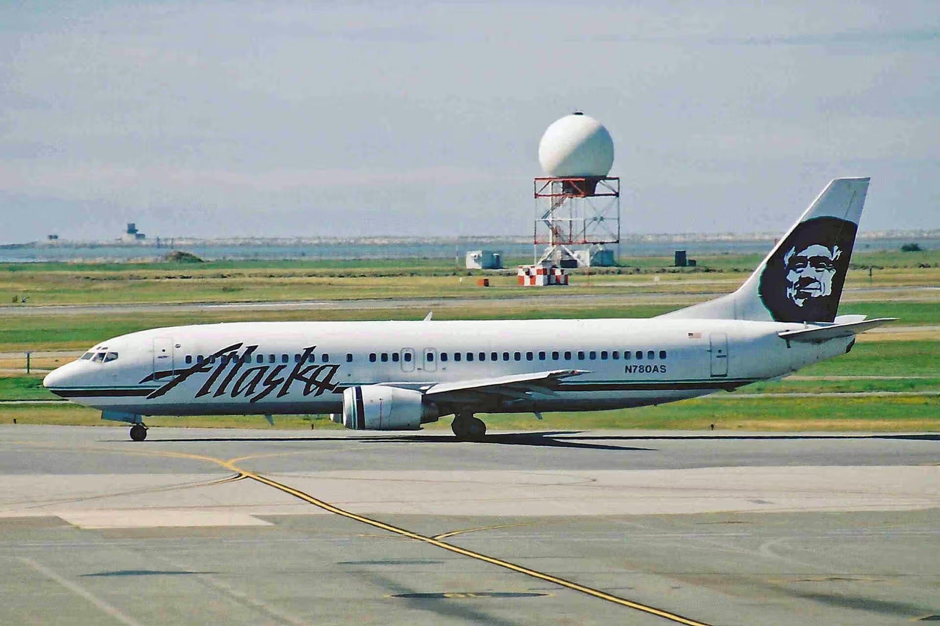N780AS — Twin-engine aircraft