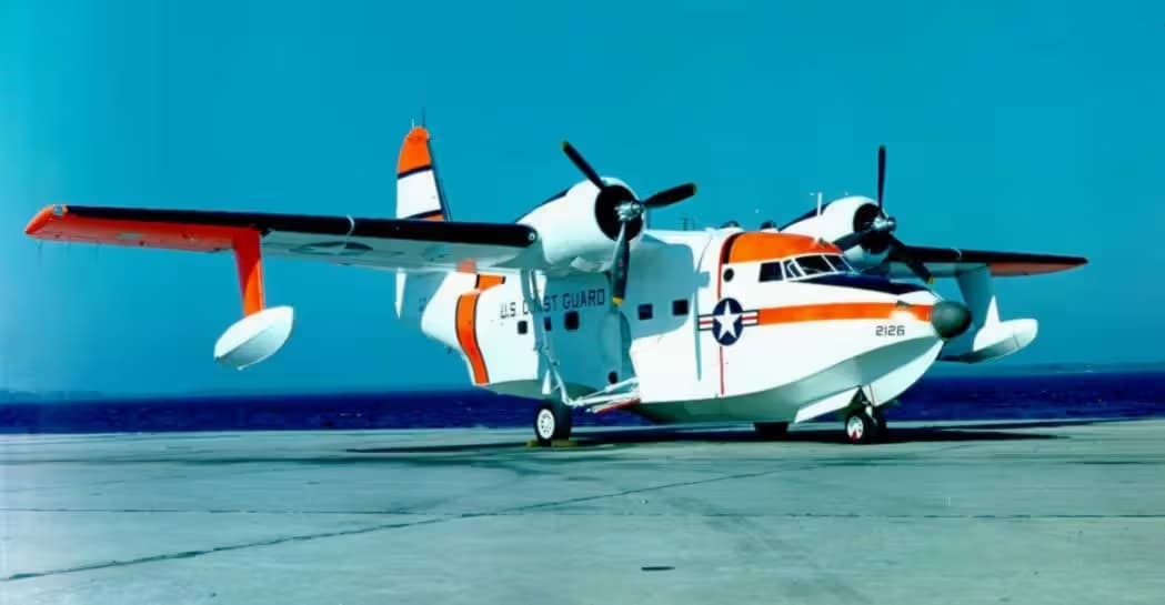 Unidentified — Twin-engine aircraft