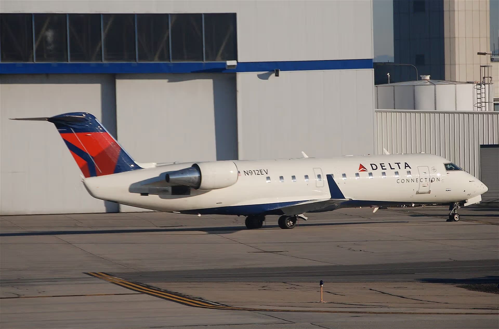 N912EV — Twin-engine aircraft