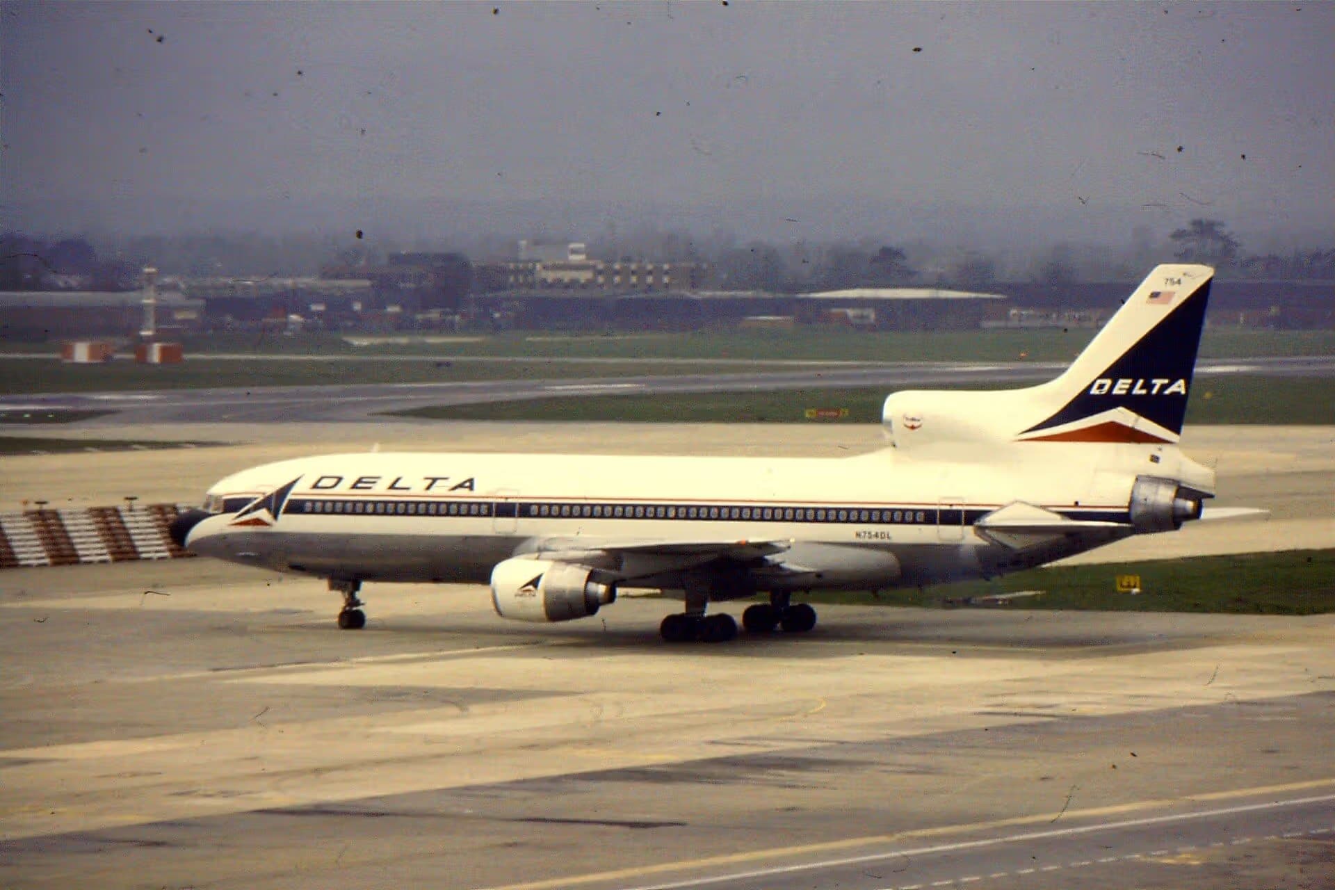 N754DL — Douglas