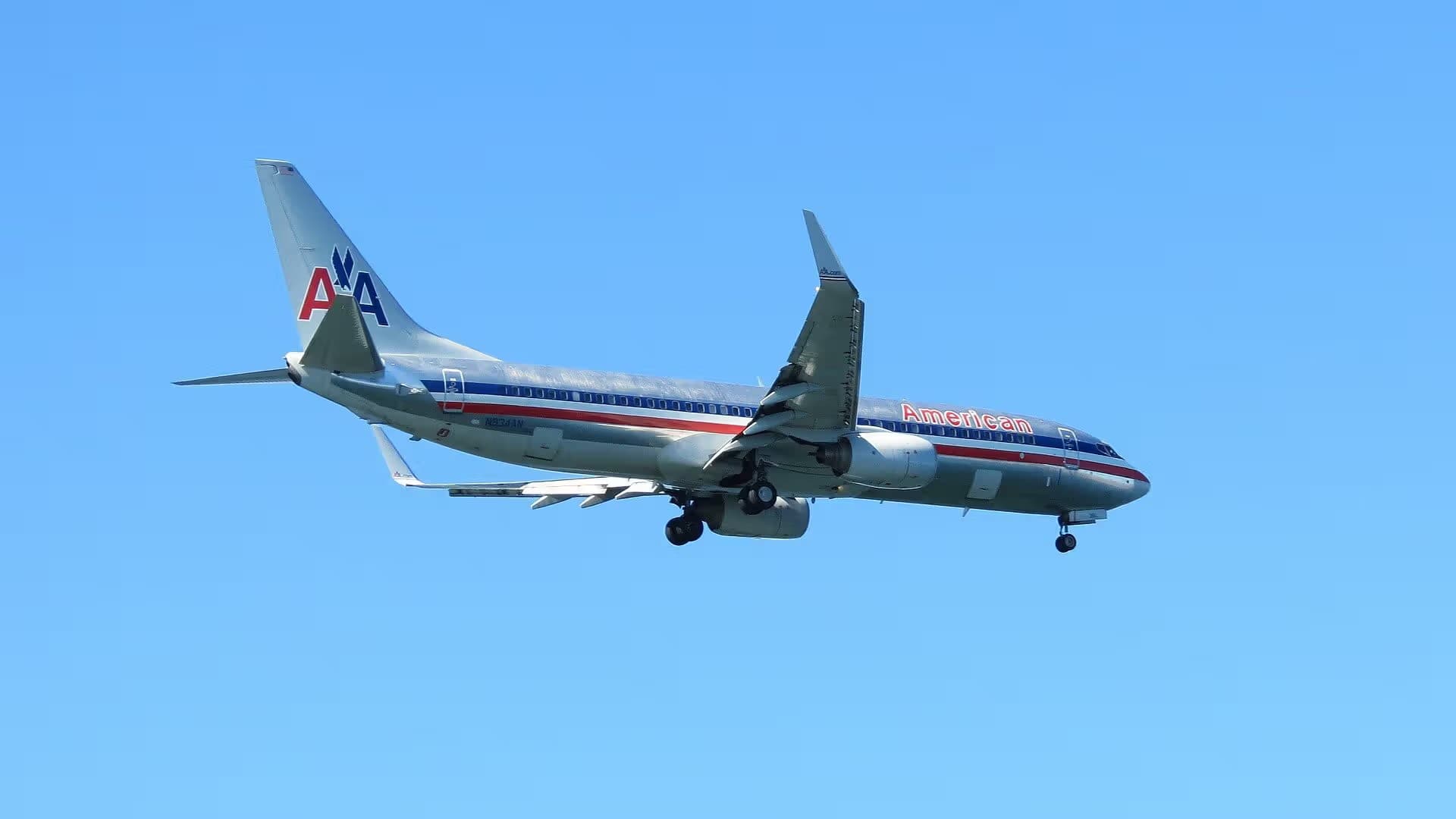 N934AN — Twin-engine aircraft