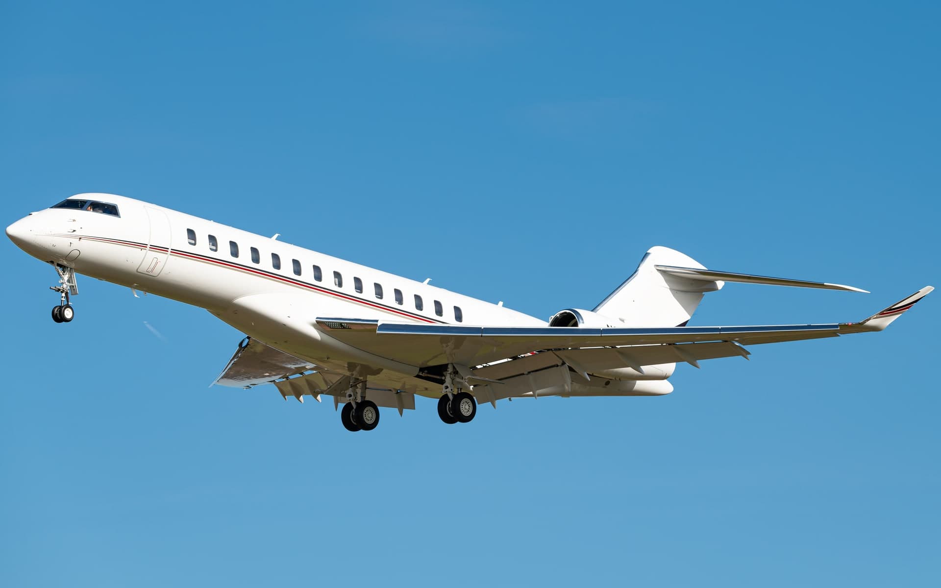N182QS — Bombardier