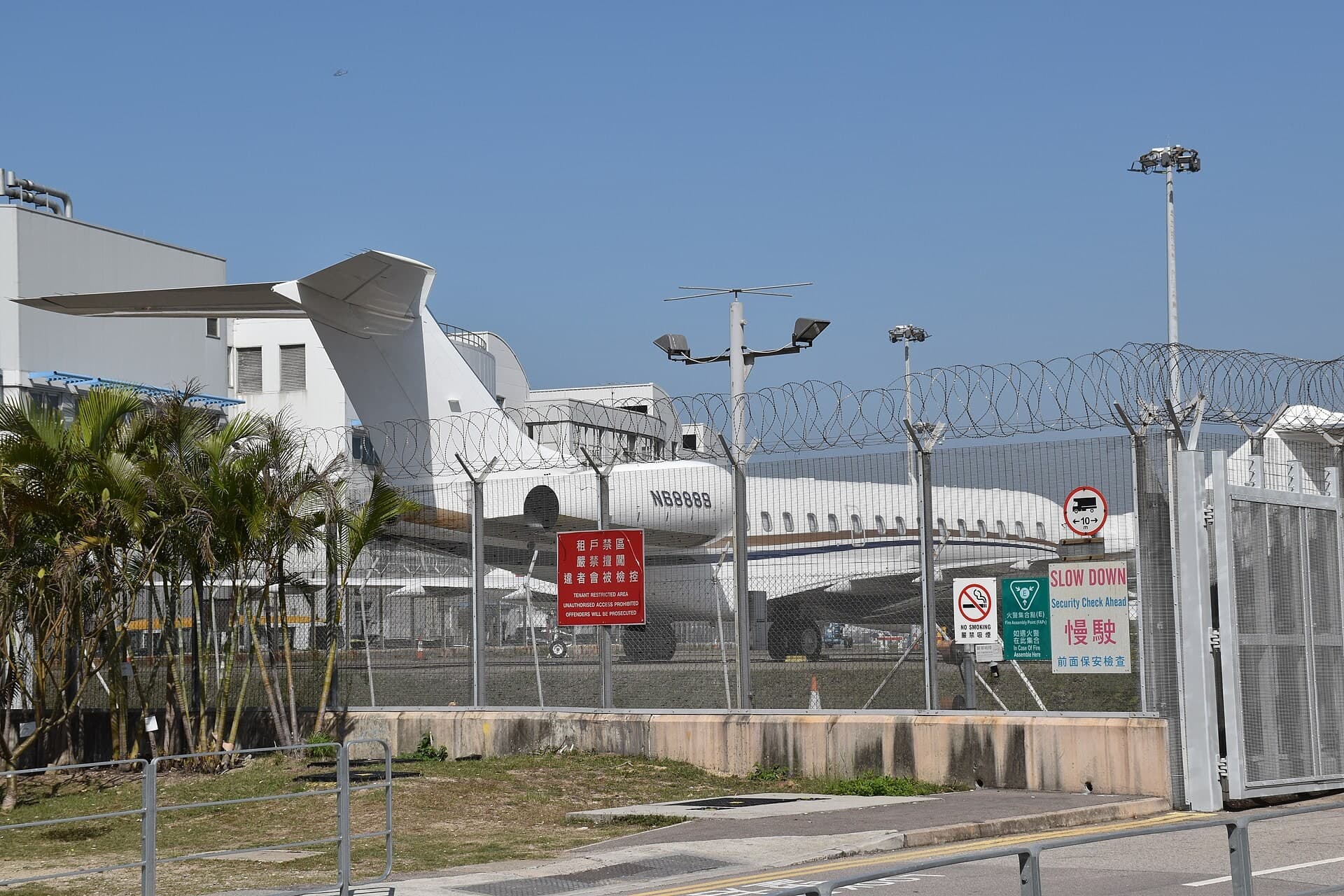 N68889 — Bombardier