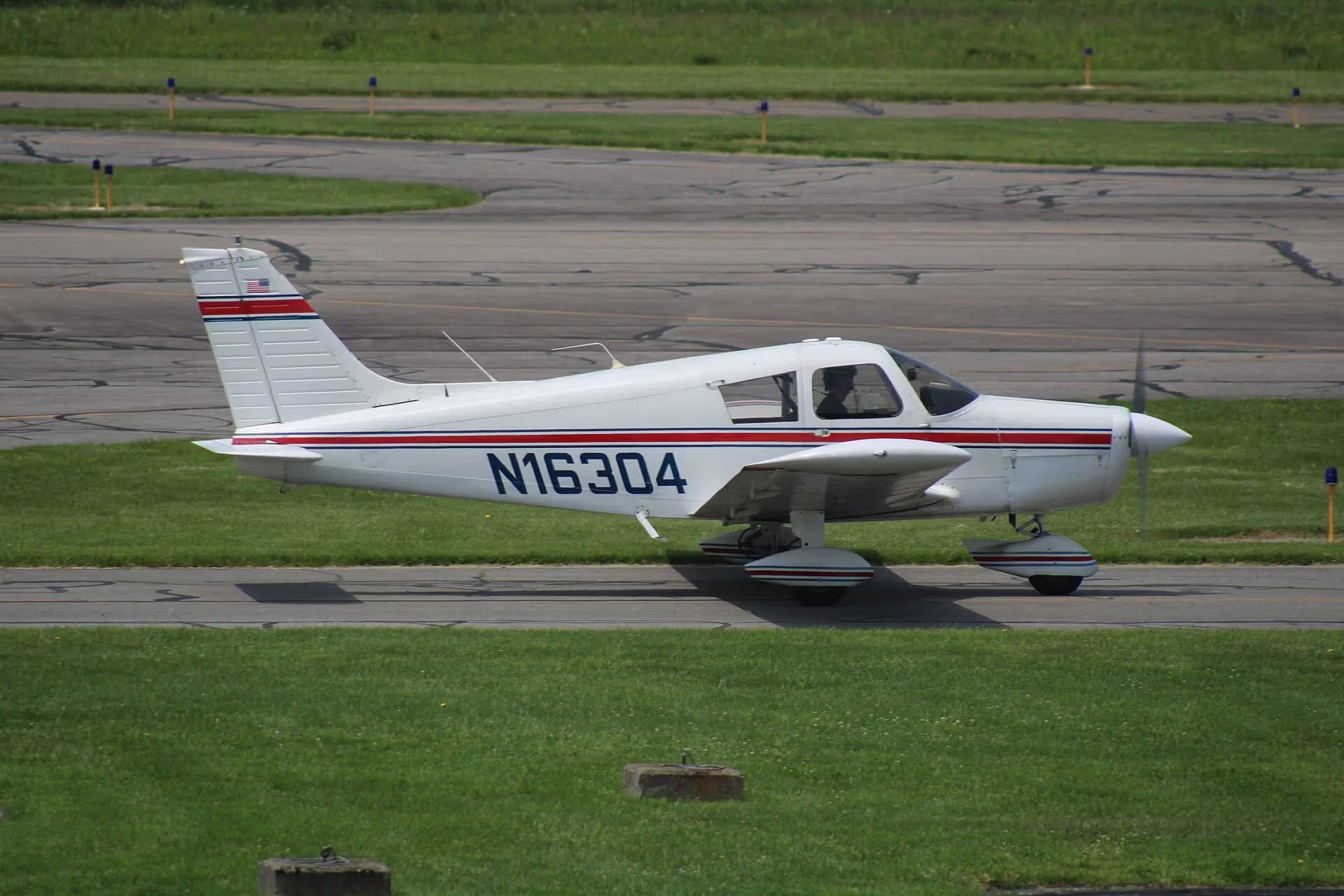 N16304 — Single-engine aircraft