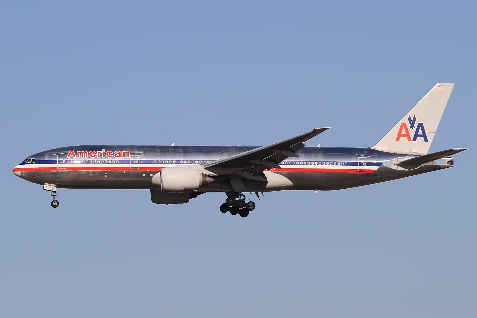 N773AN — Twin-engine aircraft