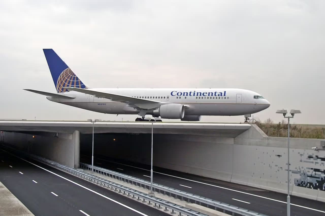 N68160 — Twin-engine aircraft